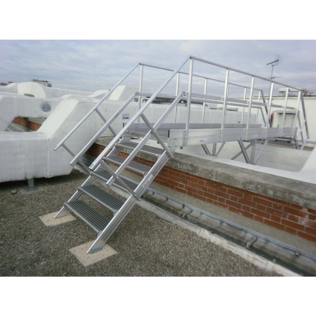 Passerelle de circulation entre terrasses