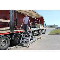Quai de chargement mobile pour camion